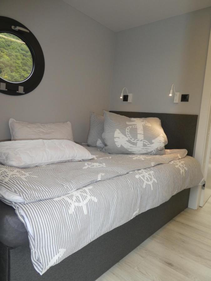 Hausboot Moselrose In Poelich Hotel Polich Luaran gambar
