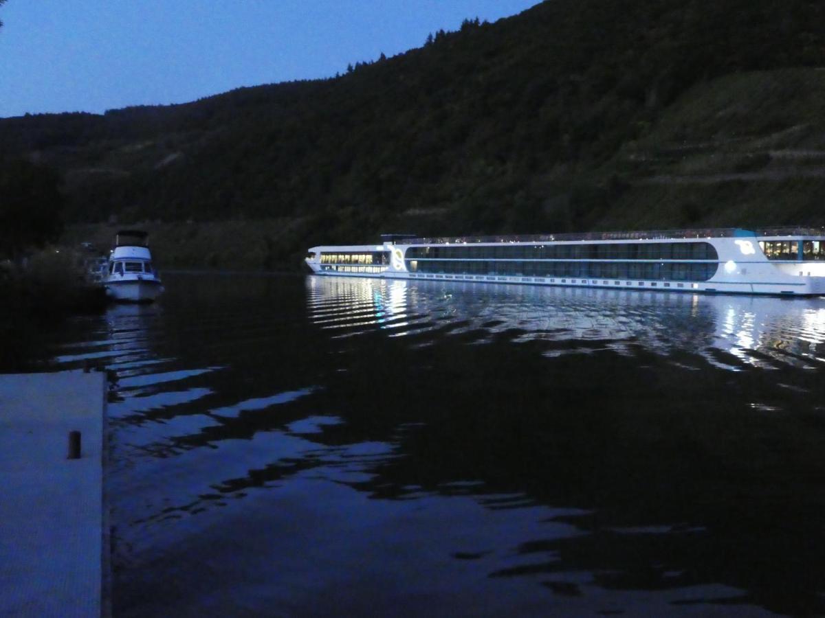 Hausboot Moselrose In Poelich Hotel Polich Luaran gambar
